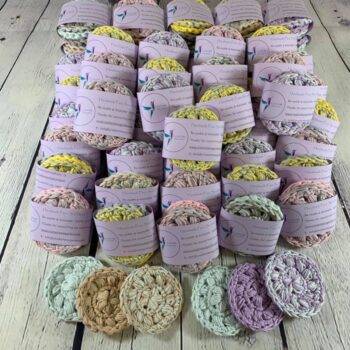 Create your own eco-friendly spa atmosphere at home by using these 100% cotton, re-usable face scrubbies. Each set comes with 3 scrubbies.
